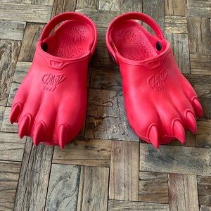 Clawz Kids Red Slip On Clogs Sandals Children’s size 13